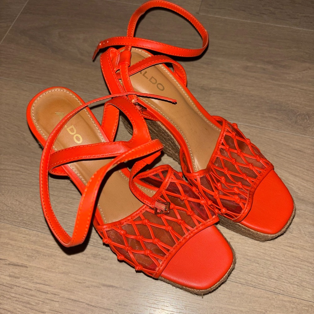 ALDO Wedges - Picture 2 of 5